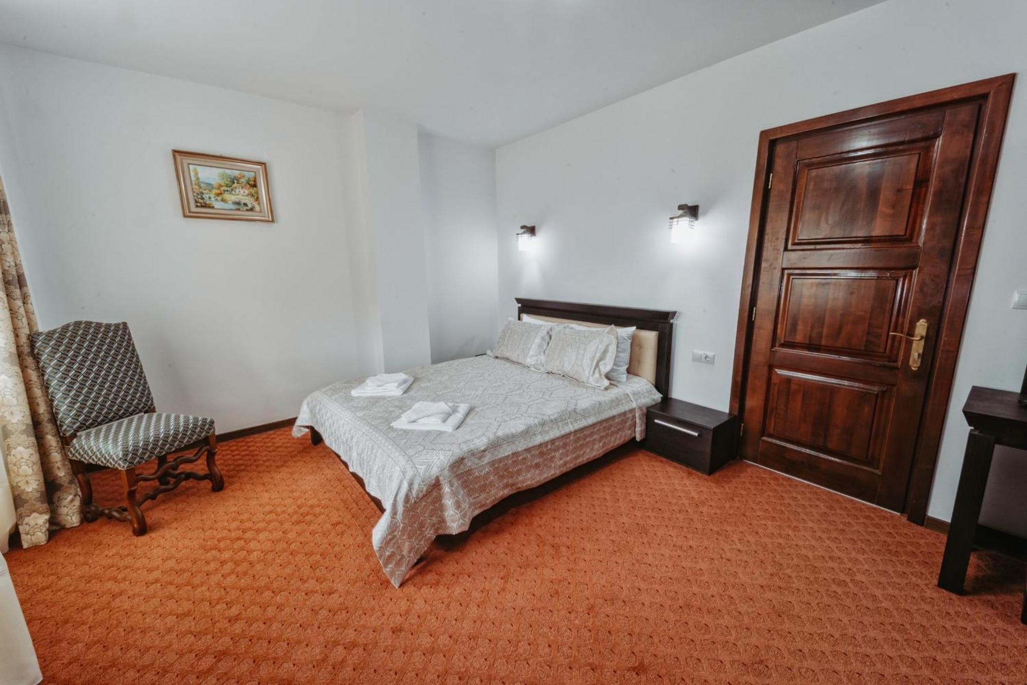 Complex Turistic Constantin Bucovina Hotel Campulung Moldovenesc Exterior photo